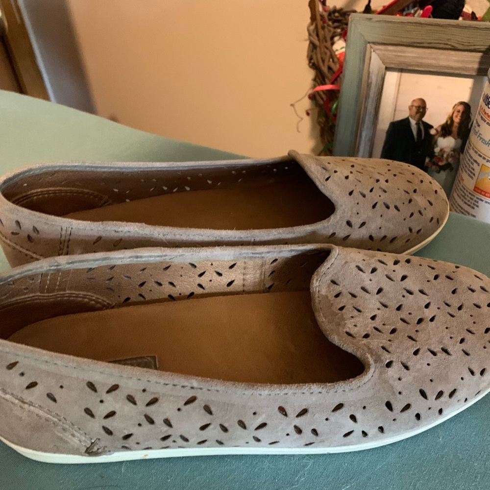 OkuKai slip ons.